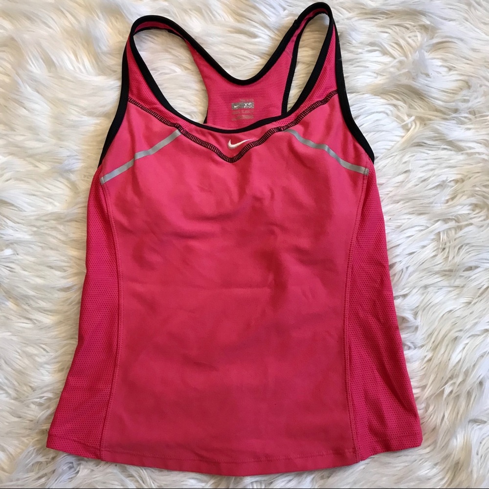EUC Nike Tank Top w/ Built in Bra